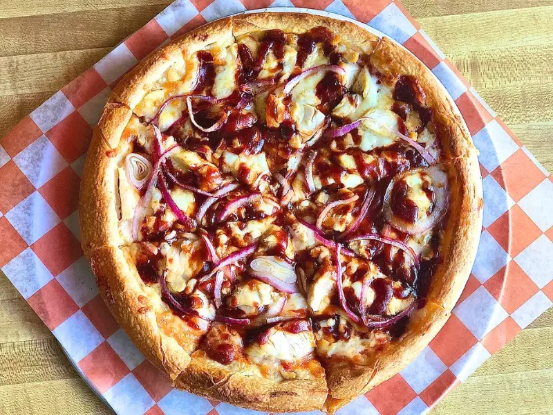 Kelly Square Pizza proves BBQ sauce and chicken belong together on a pizza.